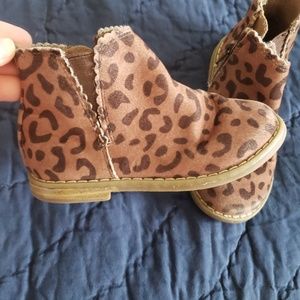Leopard boots